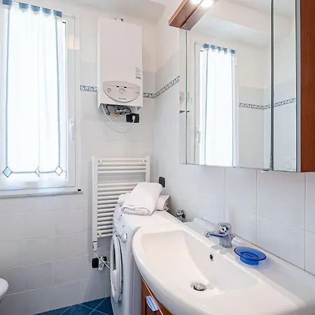 250 Mt Dal Mare - Relax E Posto Auto Daire Pietra Ligure