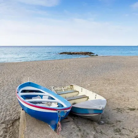 250 Mt Dal Mare - Relax E Posto Auto Pietra Ligure